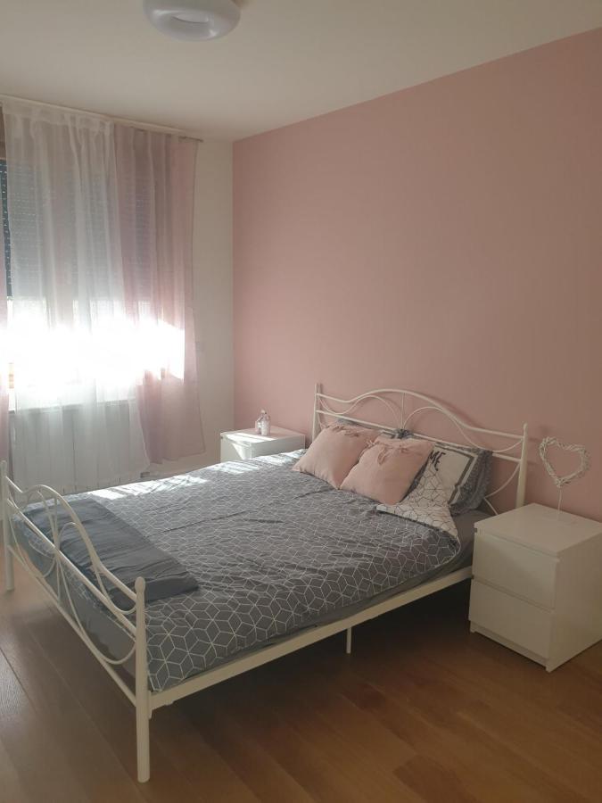 Apartment Mona Belgrad Exterior foto